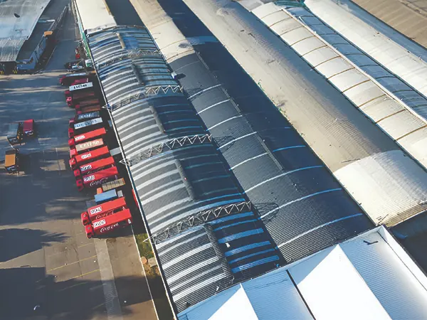 Proyectos Impermeabilización técnica de cubierta metálica industrial con poliurea en planta de producción Embonor, Región Metropolitana, Chile.